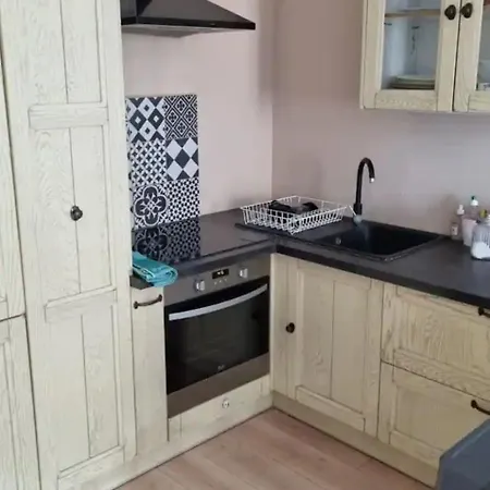 Cozy Flat 2 Min From Monaco شقة بوزولي