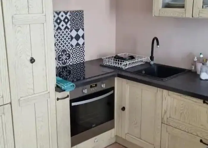 Cozy Flat 2 Min From Monaco شقة بوزولي